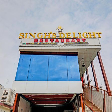 Hotel O Home Singhs Delight Varanasi Bagian luar foto