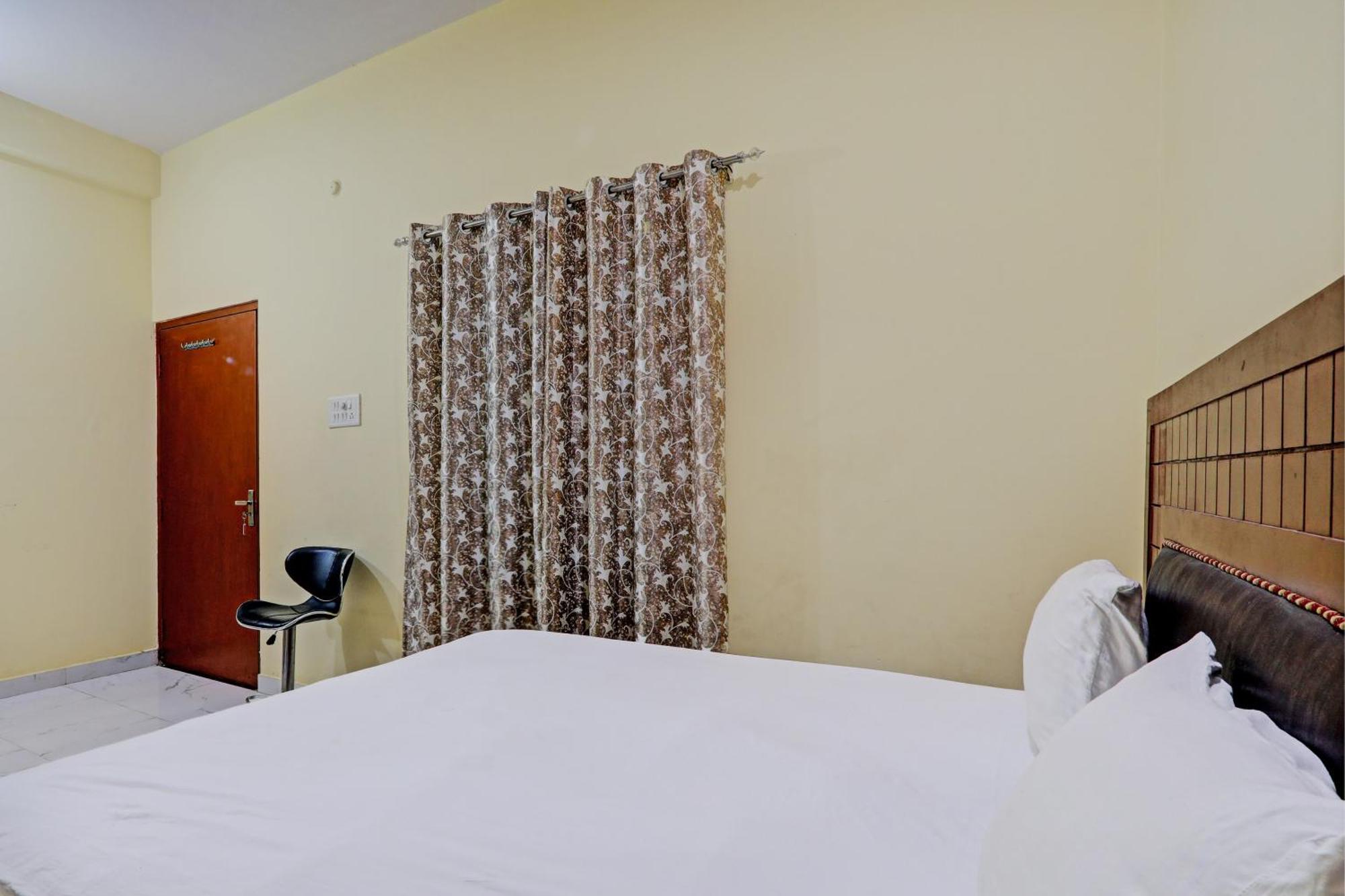 Hotel O Home Singhs Delight Varanasi Bagian luar foto